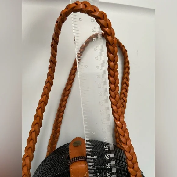 Rattan Purse with braided straps - Picture 7 of 7